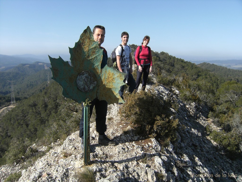 Juan Carlos, Fran e Irenen en la cima de l'Agulla Grossa, 847 mts.